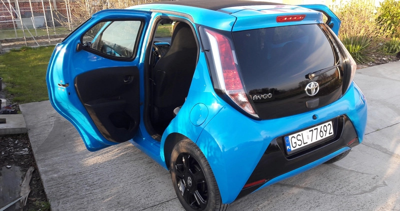 Toyota Aygo cena 49900 przebieg: 49900, rok produkcji 2017 z Ustka małe 529